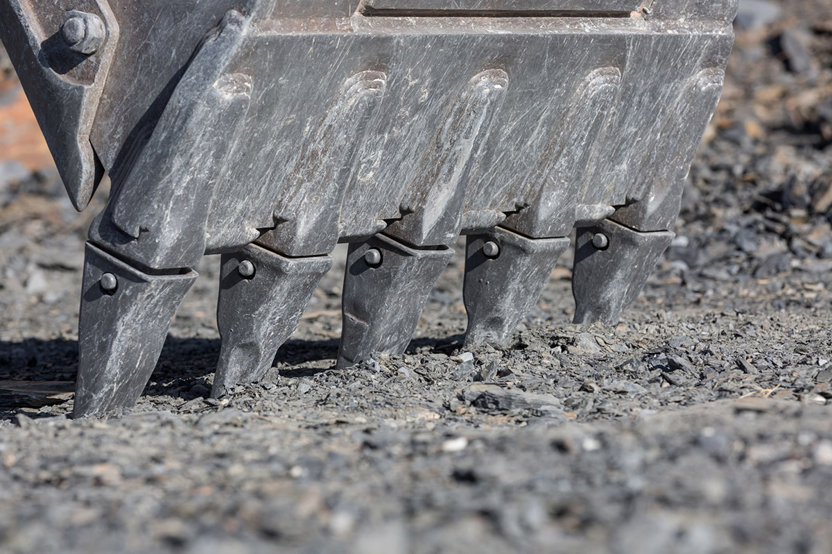 Are You Losing or Breaking Bucket Teeth? Follow This Guide Cutting Edges