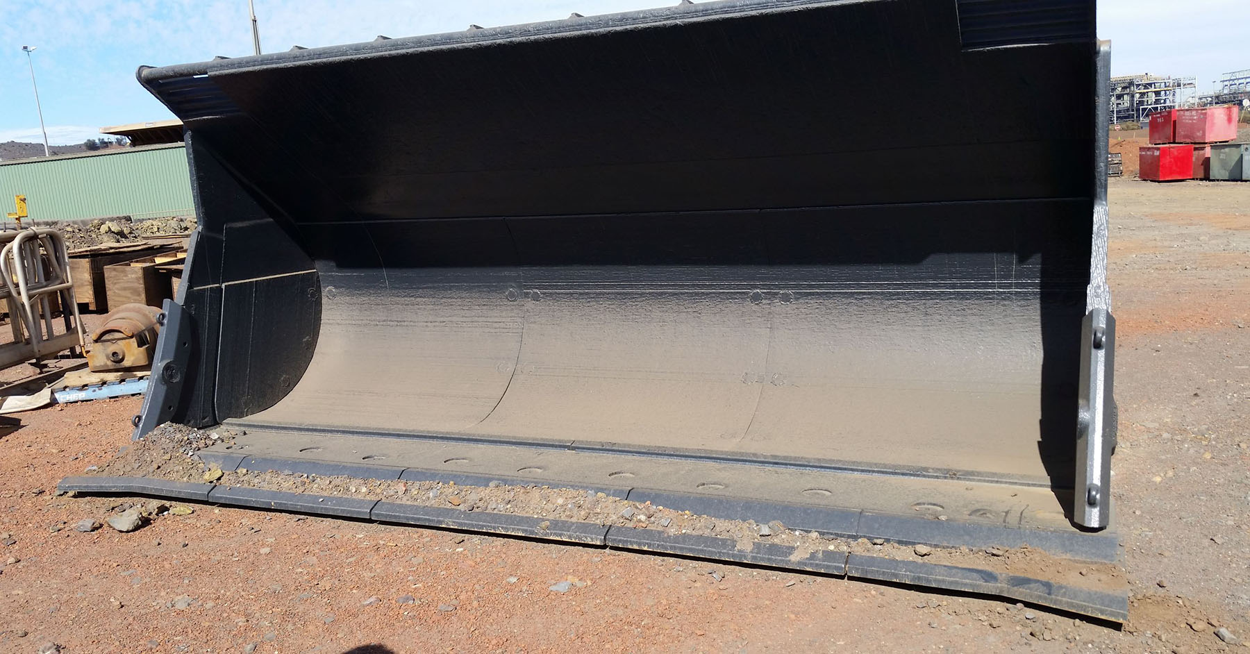 WA Iron Ore Mine Bucket Wear Plate Life Increases by 780 Case Study